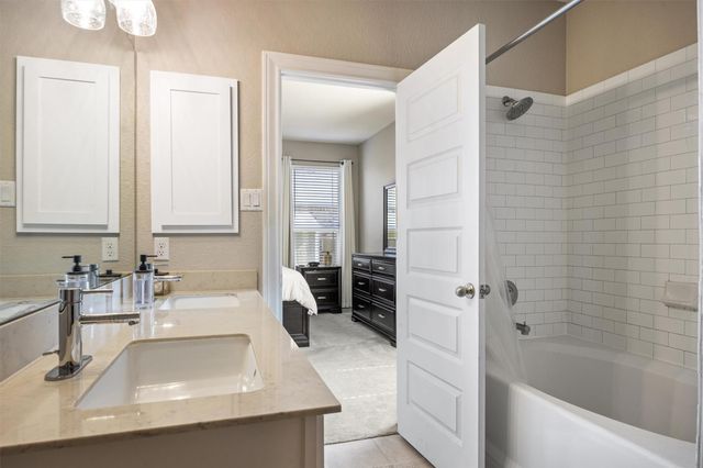 101 Muenster DR 154, Hutto, TX 78634