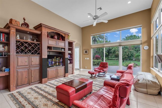 12861 Kapok Ln, Davie, FL 33330