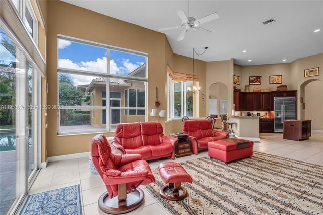 12861 Kapok Ln, Davie, FL 33330