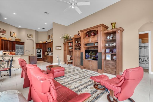 12861 Kapok Ln, Davie, FL 33330