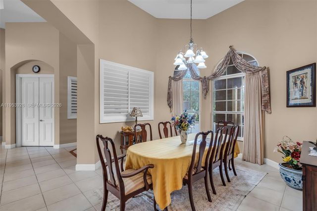 12861 Kapok Ln, Davie, FL 33330