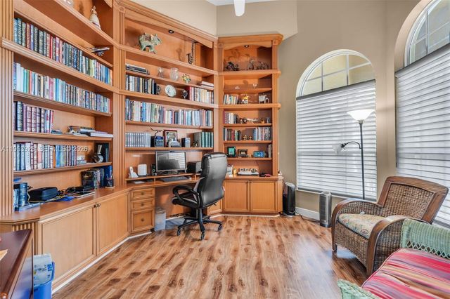 12861 Kapok Ln, Davie, FL 33330