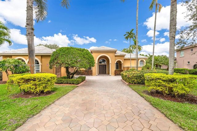 12861 Kapok Ln, Davie, FL 33330