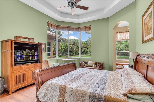 12861 Kapok Ln, Davie, FL 33330