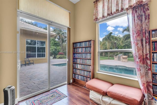 12861 Kapok Ln, Davie, FL 33330