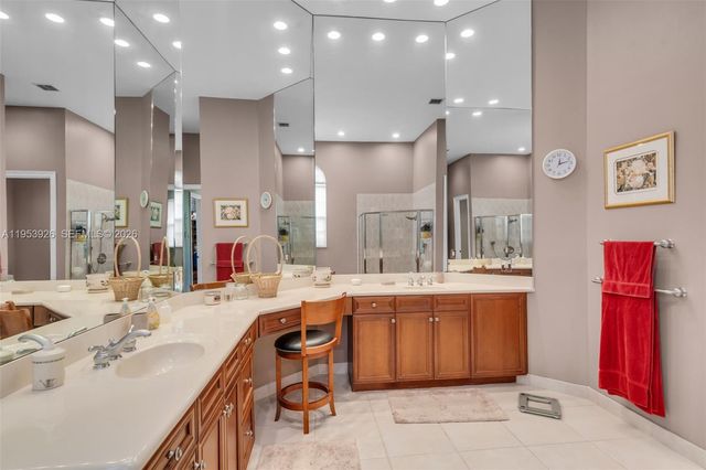 12861 Kapok Ln, Davie, FL 33330