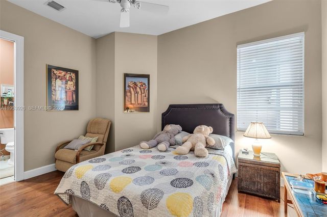 12861 Kapok Ln, Davie, FL 33330