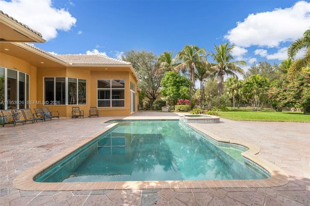 12861 Kapok Ln, Davie, FL 33330