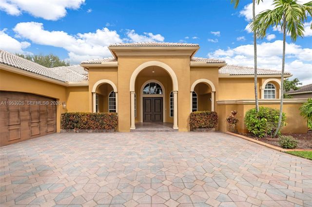 12861 Kapok Ln, Davie, FL 33330