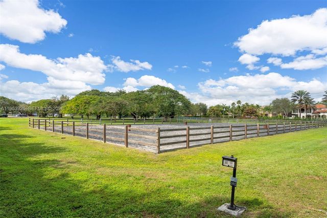 12861 Kapok Ln, Davie, FL 33330