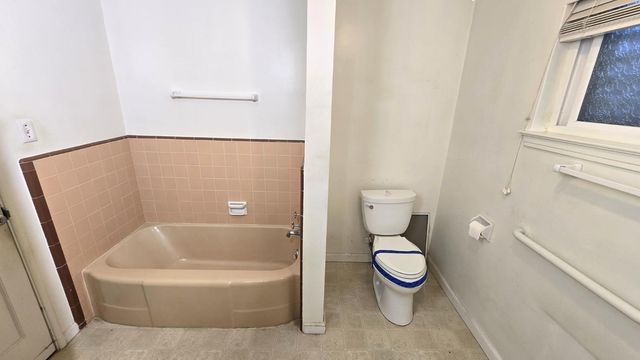 3015 N Adoline Avenue, Fresno, CA 93705