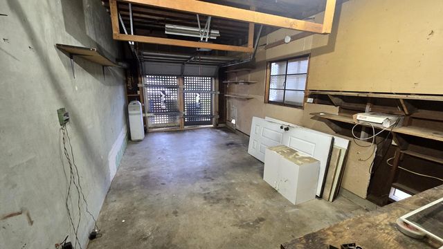 3015 N Adoline Avenue, Fresno, CA 93705