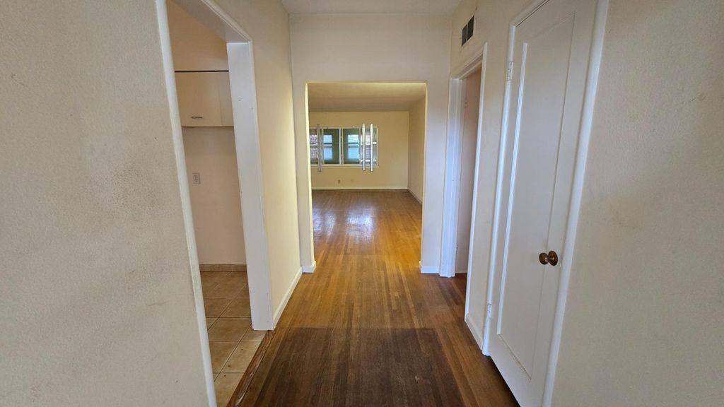 Image 13 of property listing at 3015 N Adoline Avenue, Fresno, CA 93705
