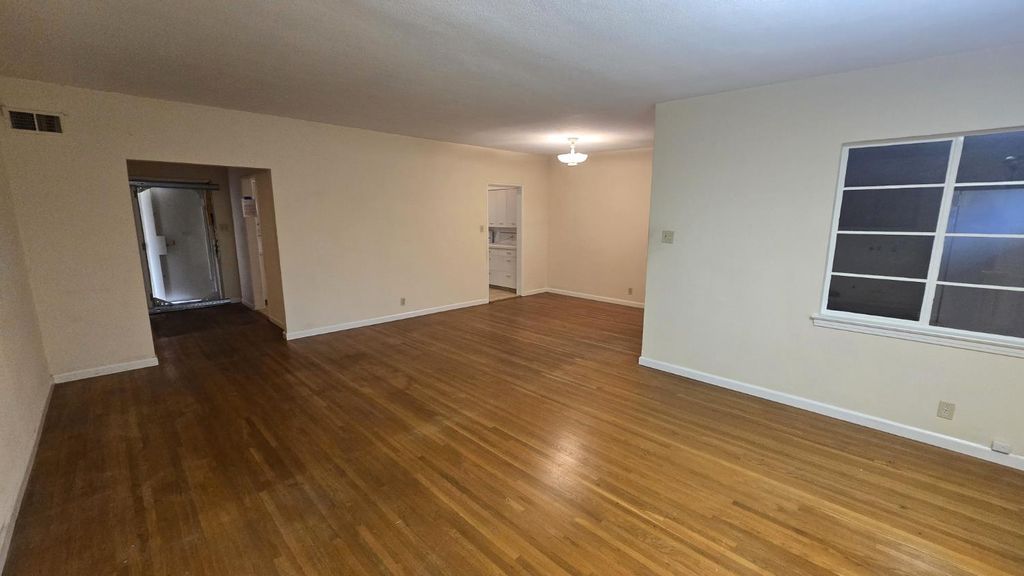 Image 19 of property listing at 3015 N Adoline Avenue, Fresno, CA 93705