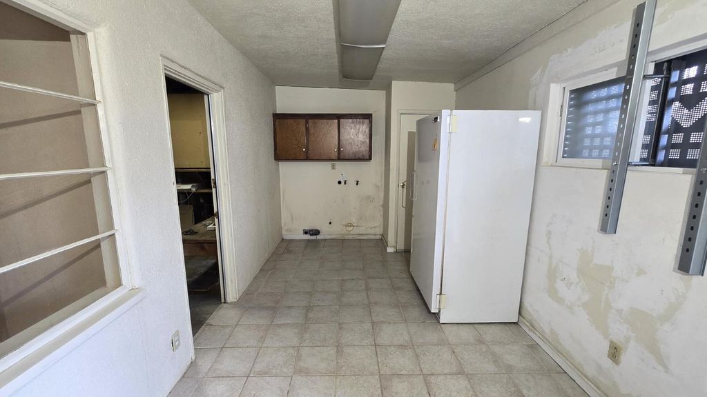 Image 28 of property listing at 3015 N Adoline Avenue, Fresno, CA 93705