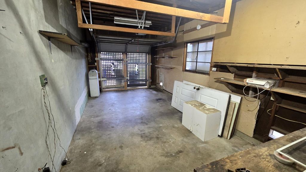 Image 29 of property listing at 3015 N Adoline Avenue, Fresno, CA 93705