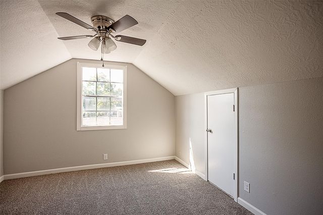 6840 Hansen Boulevard, Groves, TX 77619