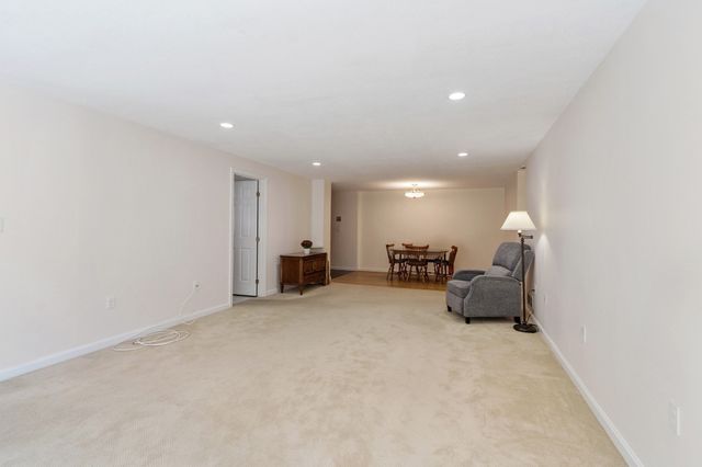 10 Ledgewood Way 10, Peabody, MA 01960
