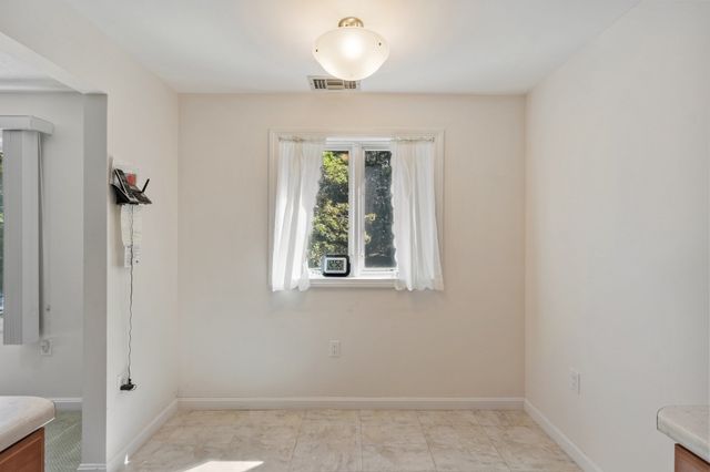 10 Ledgewood Way 10, Peabody, MA 01960