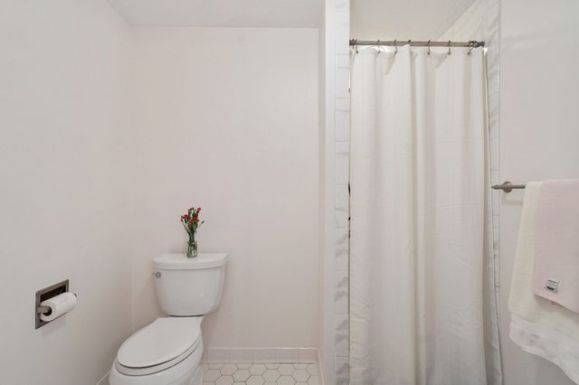 10 Ledgewood Way 10, Peabody, MA 01960
