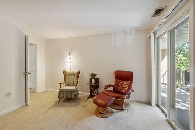 10 Ledgewood Way 10, Peabody, MA 01960