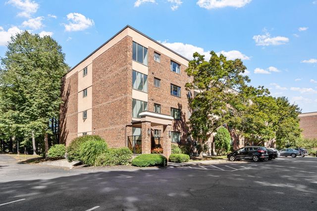 10 Ledgewood Way 10, Peabody, MA 01960