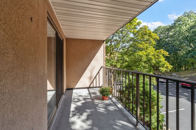 10 Ledgewood Way 10, Peabody, MA 01960