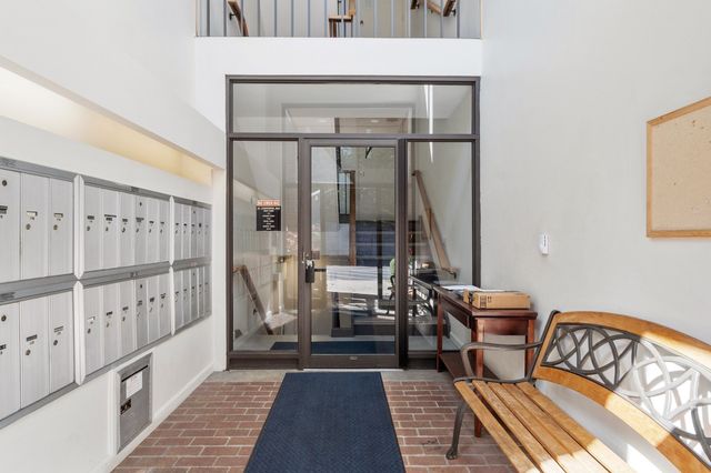 10 Ledgewood Way 10, Peabody, MA 01960
