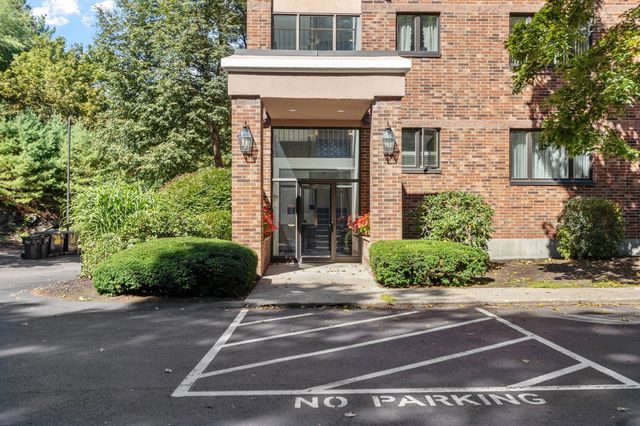 10 Ledgewood Way 10, Peabody, MA 01960