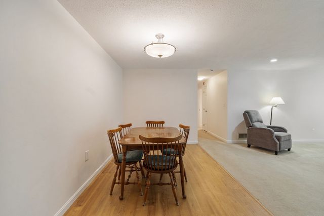 10 Ledgewood Way 10, Peabody, MA 01960