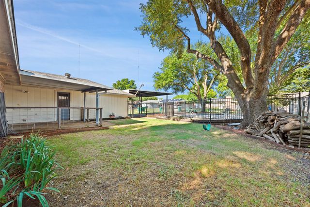 410 Daniel Lane, Cedar Hill, TX 75104