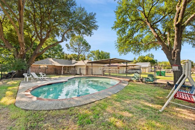 410 Daniel Lane, Cedar Hill, TX 75104