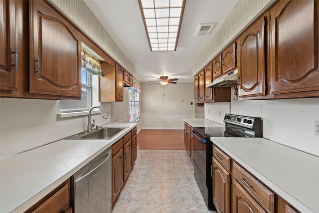 410 Daniel Lane, Cedar Hill, TX 75104