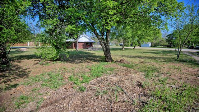 601 Baylor Street, Nocona, TX 76255