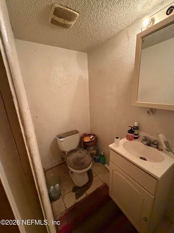 2837 LIPPIA Road, Jacksonville, FL 32209