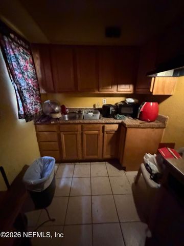 2837 LIPPIA Road, Jacksonville, FL 32209