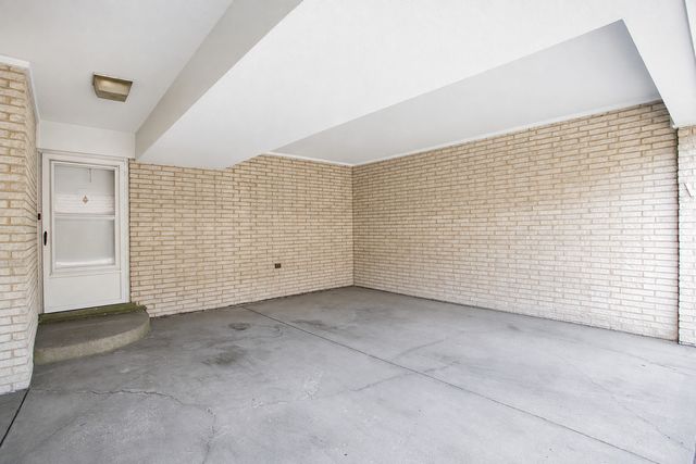 2846 W Touhy Avenue H, Chicago, IL 60645