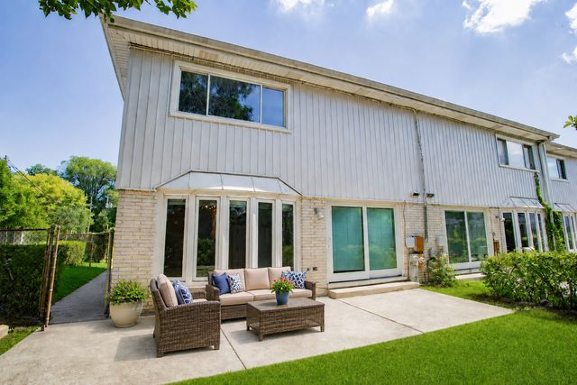 2846 W Touhy Avenue H, Chicago, IL 60645
