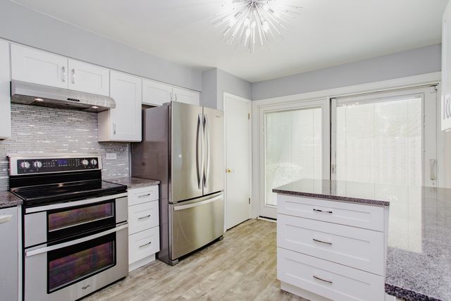 2846 W Touhy Avenue H, Chicago, IL 60645