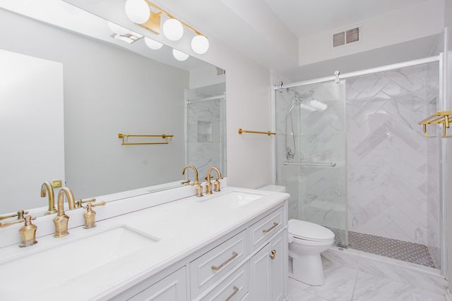 2846 W Touhy Avenue H, Chicago, IL 60645