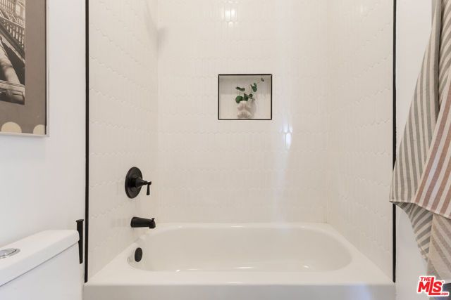 1221 5th Avenue 3, Los Angeles, CA 90019