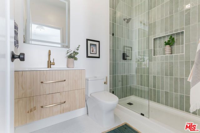 1221 5th Avenue 3, Los Angeles, CA 90019