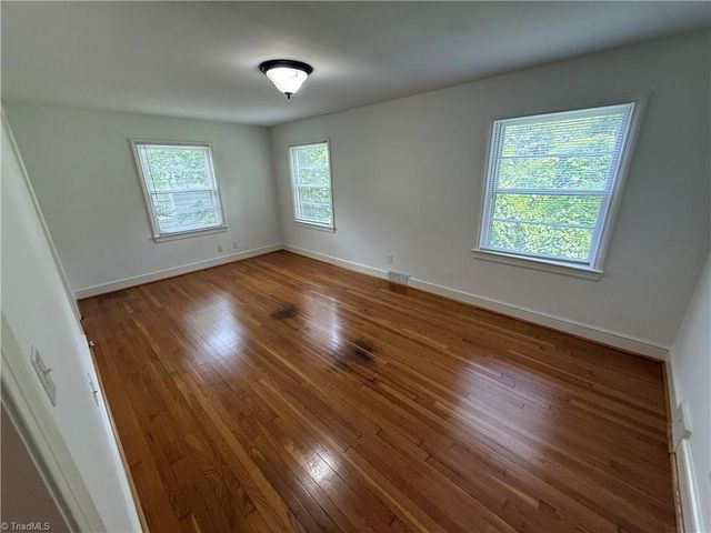 2403 Lyndhurst Avenue, Winston-salem, NC 27103