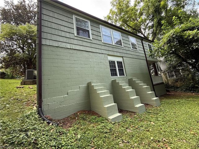 2403 Lyndhurst Avenue, Winston-salem, NC 27103