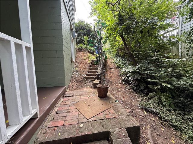 2403 Lyndhurst Avenue, Winston-salem, NC 27103