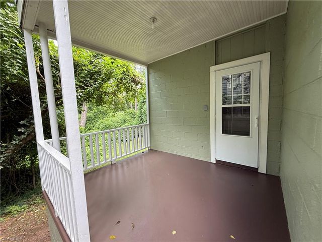 2403 Lyndhurst Avenue, Winston-salem, NC 27103