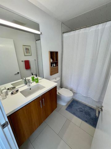 2851 N Buzz Court, Los Angeles, CA 90039