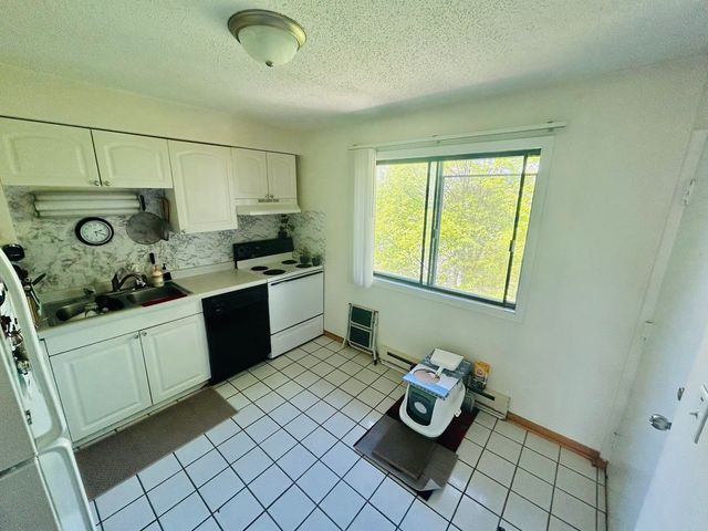 322 Klein Creek Court E, Carol Stream, IL 60188