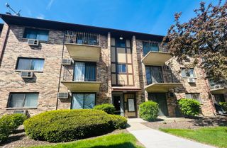 322 Klein Creek Court E, Carol Stream, IL 60188
