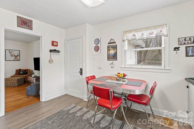 90 Pine Circle, Black Mountain, NC 28711